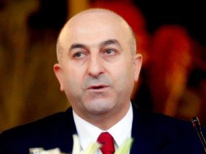 Министр иностранных дел Турции Мевлют Чавушоглу встретился недавно в Киеве с изгнанными из Крыма меджлисовцами. Его речи во время разговора были двусмысленными