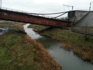 В Мариуполе взорван железнодорожный мост