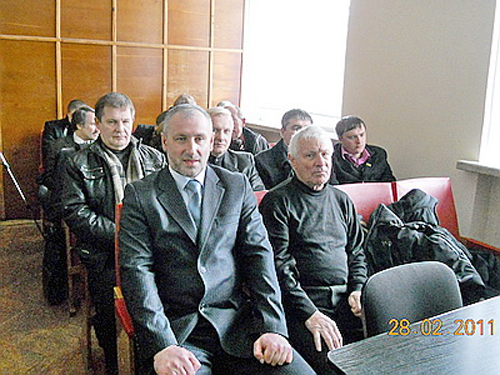 Вадерий Подъячий и Семен Клюев на украинском судилище в 2011 г. 