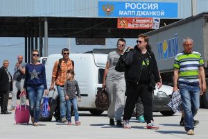 Несмотря на запреты и угрозы, Крым уже посетили 120 тысяч туристов с Украины