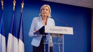 Марин Ле Пен - ведущий кандидат на пост президента Франции
