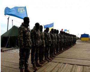 Построение меджлисовского батальона аскеров, готовящегося идти на Крым